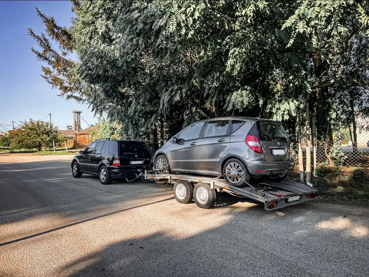 Autómentés zsámbék, autómentő, darus autómentő zsámbék, tréler zsámbék, autószállítás, furgonmentés zsámbék