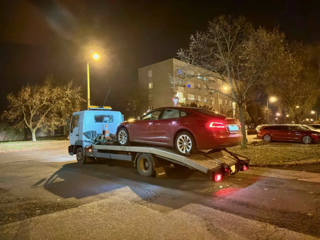 Autómentő Dunaújváros 0-24 – 1am Autómentés